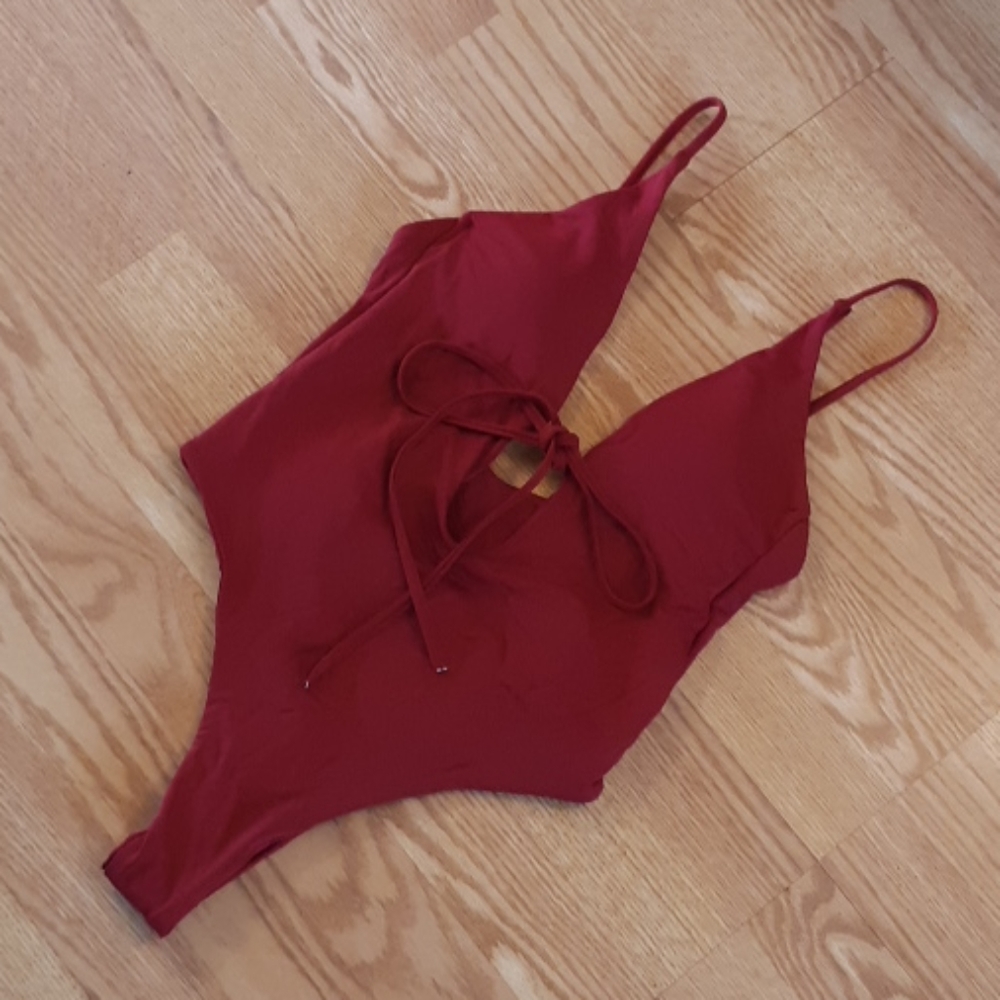 One piece swim suit high leg cutouts super cheeky